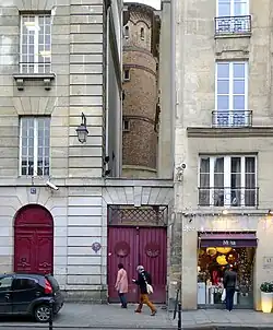 No&nbsp;57 vu de la rue.