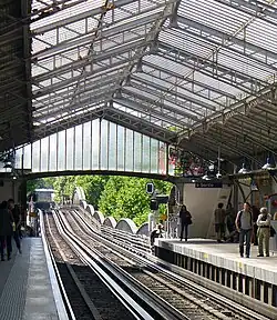 En direction de la station Saint-Jacques.