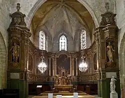 Chœur et retable.