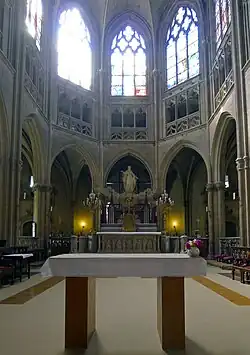 Chœur.