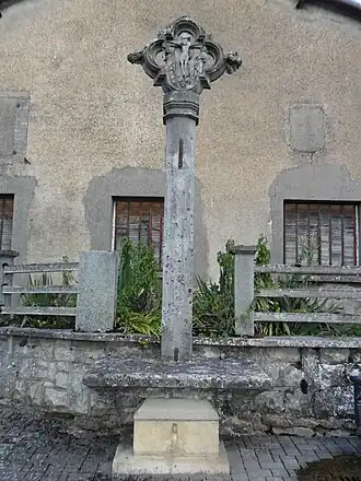 Croix de village.
