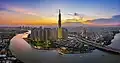Vue sur la rivière dans le district de Bình Thạnh, avec le Landmark 81 au centre