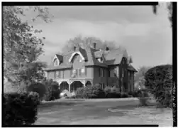 Maison One.