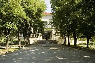Lycée «&nbsp;Nancho Popovich&nbsp;» (1828), l'un des plus anciens de Bulgarie.