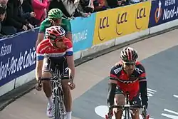 Damien Gaudin, Niki Terpstra et Greg Van Avermaet sur la piste du vélodrome.