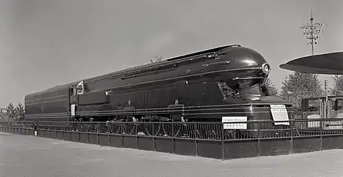 Pennsylvania Railroad class S1 (en), de Raymond Loewy (1939).