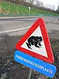 Panneau alertant les automobilistes.