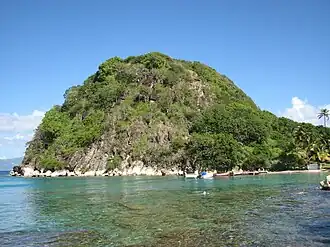 Vue du Pain de Sucre depuis l'Anse à Cointre.