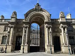Le portail d'honneur.