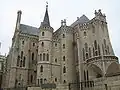 Palais épiscopal, construit par Gaudi.