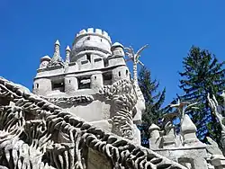 Palais Idéal du facteur Cheval - Détail : Tour de Barbarie