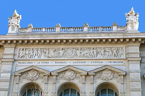 Frise du musée des beaux-arts.