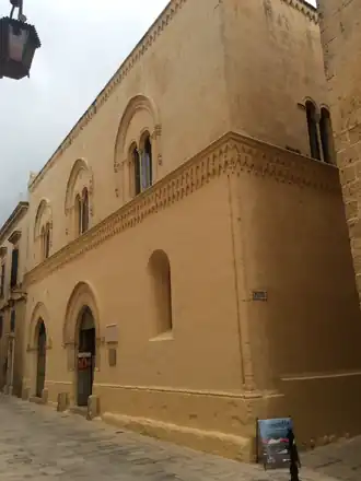 Palais Falson.