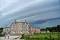 Palais vu des jardins.
