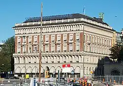 vänster