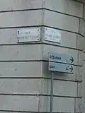 Signalisation bilingue "imparfaite" à Aoste.