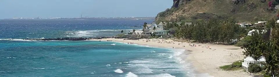 Vue de la plage de Boucan Canot depuis le cap Homard.