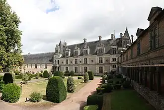 Photographie des logis Renaissance prise depuis la cour.