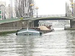 Fret sur le Canal de l'Ourcq, à Pantin.