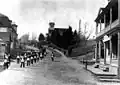 Une parade franc-maçonne vers 1905.