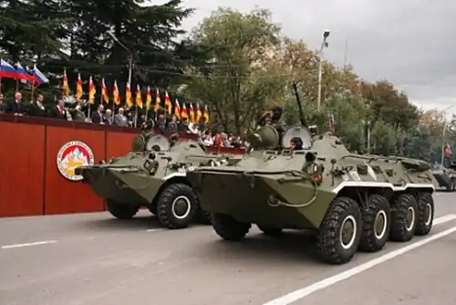 Parade militaire en commémoration de la déclaration d'indépendance.