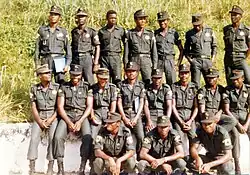 Photographie de groupes de soldats de la garde civile.