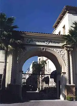 La Bronson Gate sur Marathon Street.
