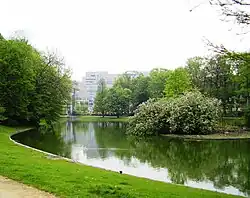 L'étang du parc Léopold.