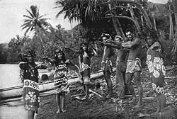 Des Marquisiens en paréo, vers 1909