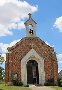 Le temple protestant situé dans le bas du village.