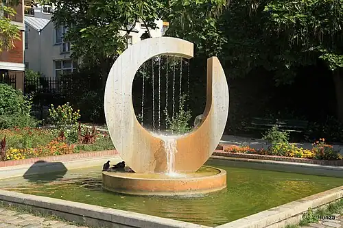 Fontaine.