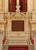Plaque commémorant l'inauguration de la mairie du 10e&nbsp;arrondissement le 28 février 1896.