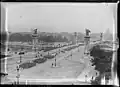Défile des trois régiments d'infanterie (5e, 24e et 46e&nbsp;RI) de la 10e&nbsp;division d'infanterie sur le pont Alexandre-III le 14 juillet 1930.