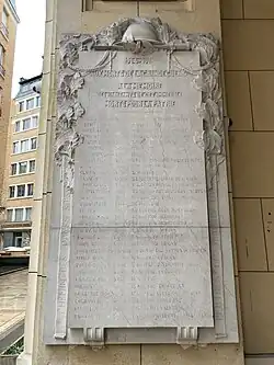 Plaque au no&nbsp;8.