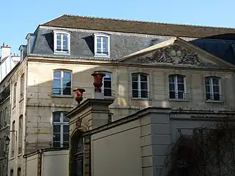 No 5 : l'hôtel Thiroux de Lailly (anciennement hôtel de Montmorency).