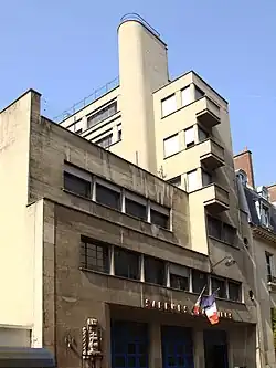 Caserne des pompiers au no&nbsp;8.
