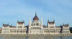 photo du parlement hongrois