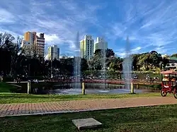 Le parc public de la Gare.