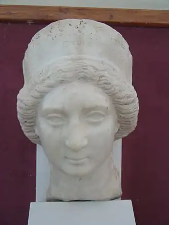 Tête de la reine Musa, épouse du roi Phraatès IV, Ier siècle av. J.-C., musée national d'Iran.