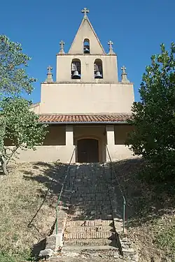 Façade et clocher-mur daté de 1759 de l'église Saint-Jacques
