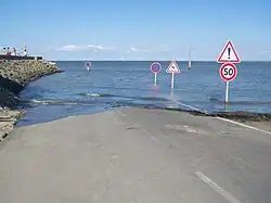 Passage submergé à pleine mer (côté île).