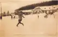 Carte postale illustrant le patinage sur glace à la patinoire naturelle de Sainte-Catherine, première enceinte du Lausanne Hockey Club