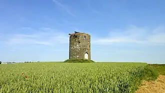 La tour de l'ancien moulin l'Abbé.