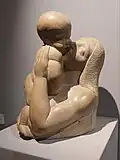 «Jeune maternité », sculpture en calcaire de Paul Manaut, visible au Musée des beaux-arts de Carcassonne.