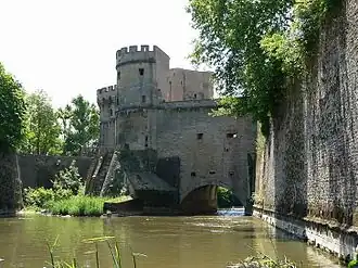 Description de cette image, également commentée ci-après