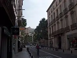 rue de la Republique vers Place Jean Payra.