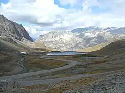 Petit lac dans l’ultime kilomètre d’ascension.