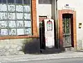 Ancien distributeur à Quillan en France.