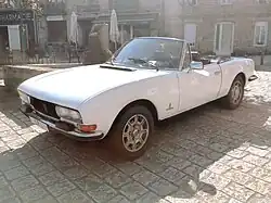 Cabriolet (série 2) avec des jantes Michelin.
