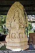 Antéfixe, trouvé au Prasat Hin Phimai, style d'Angkor Vat, XIIe&nbsp;siècle, montrant Yama, gardien du sud, sur un buffle
